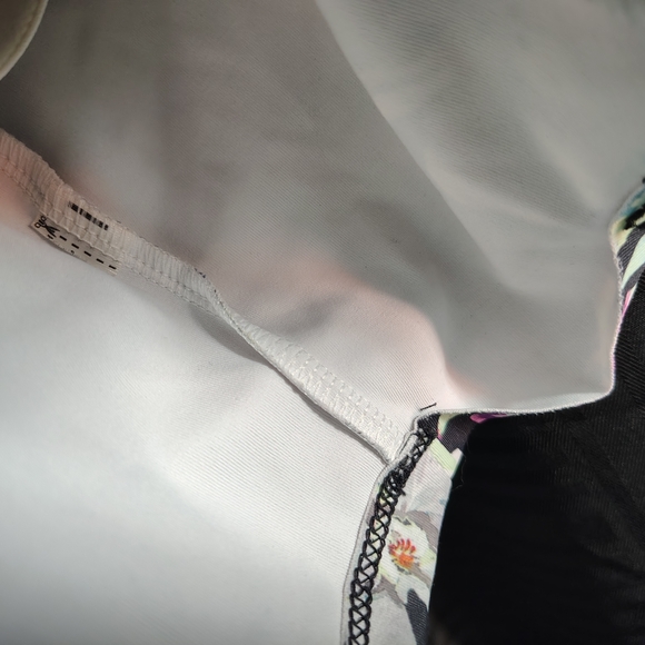 Reebok Women's Sports Bras in Marble and Floral Prints - Picture 3 of 5